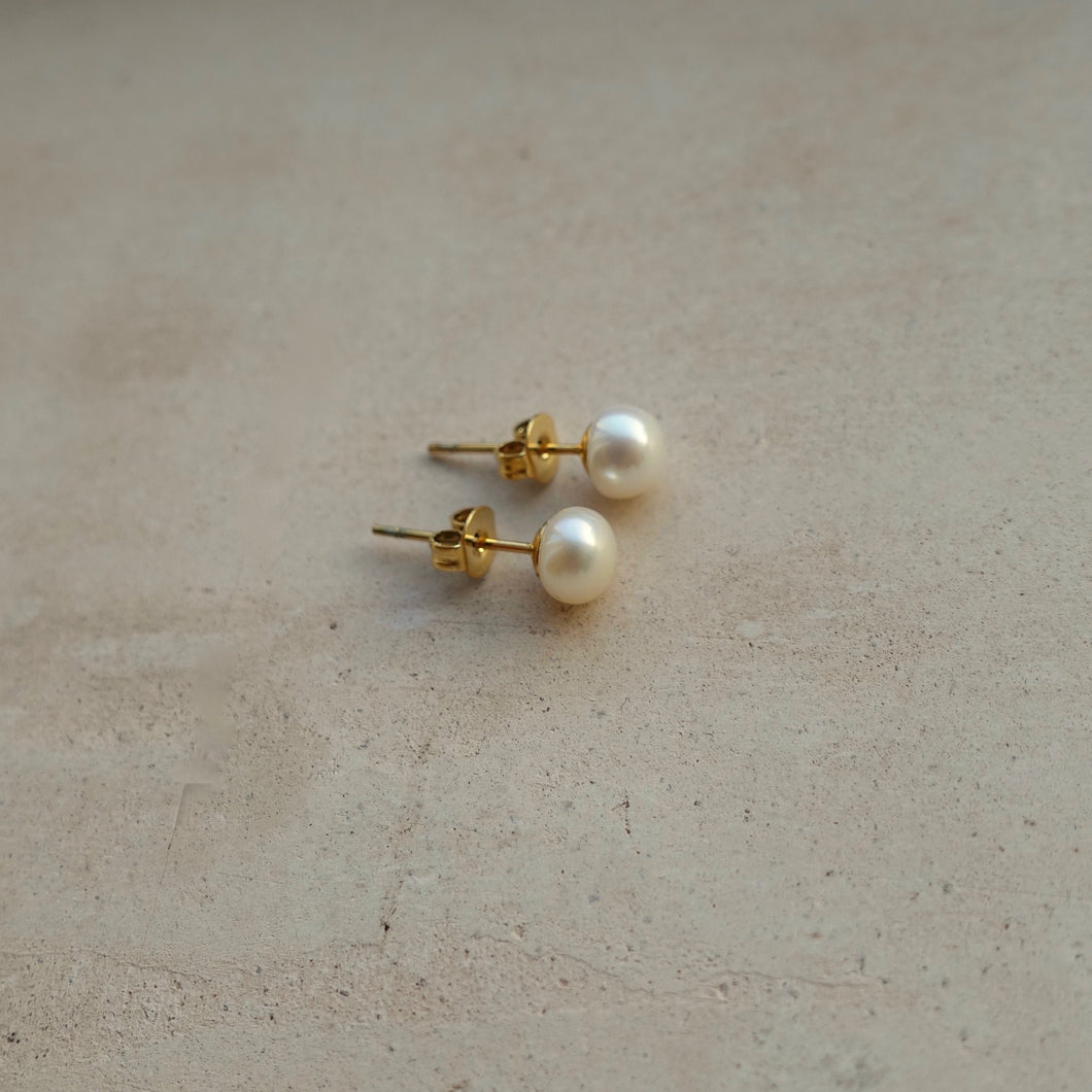 Natural Freshwater Pearl Stud Earrings